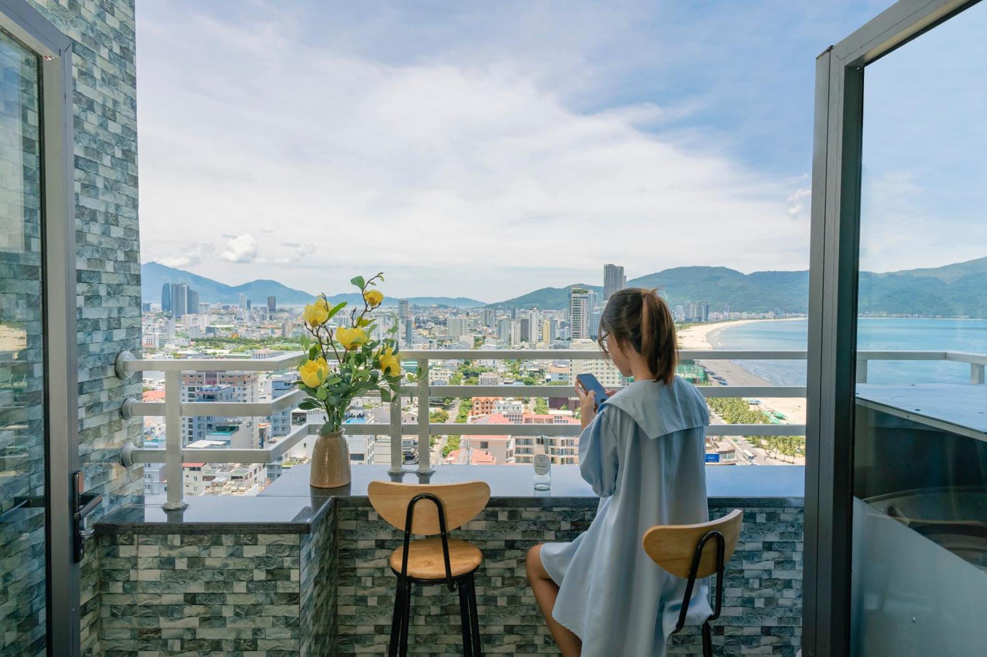Apartment Song - Seaside Retreat