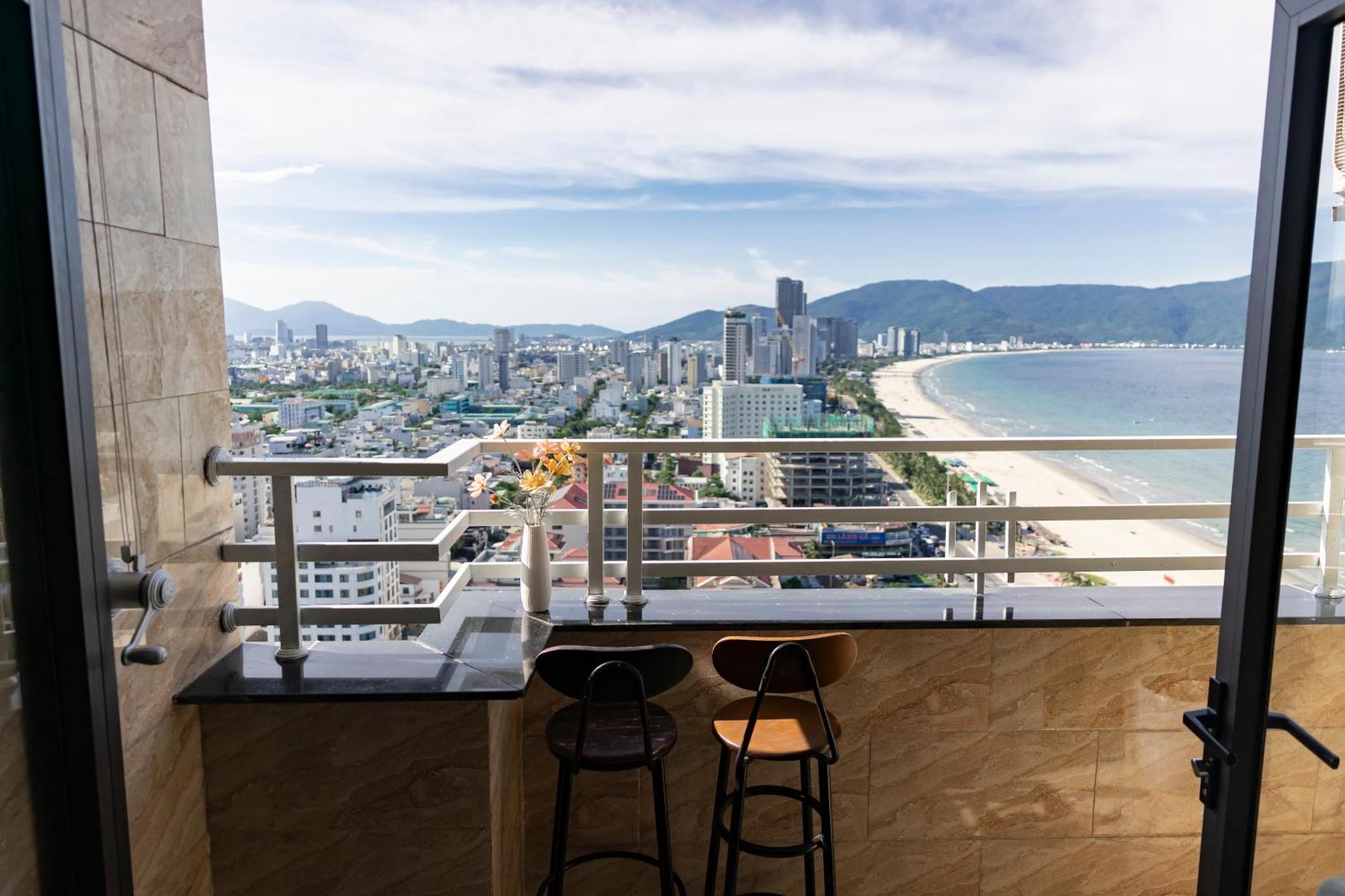 Song - Seaside Retreat * Da Nang