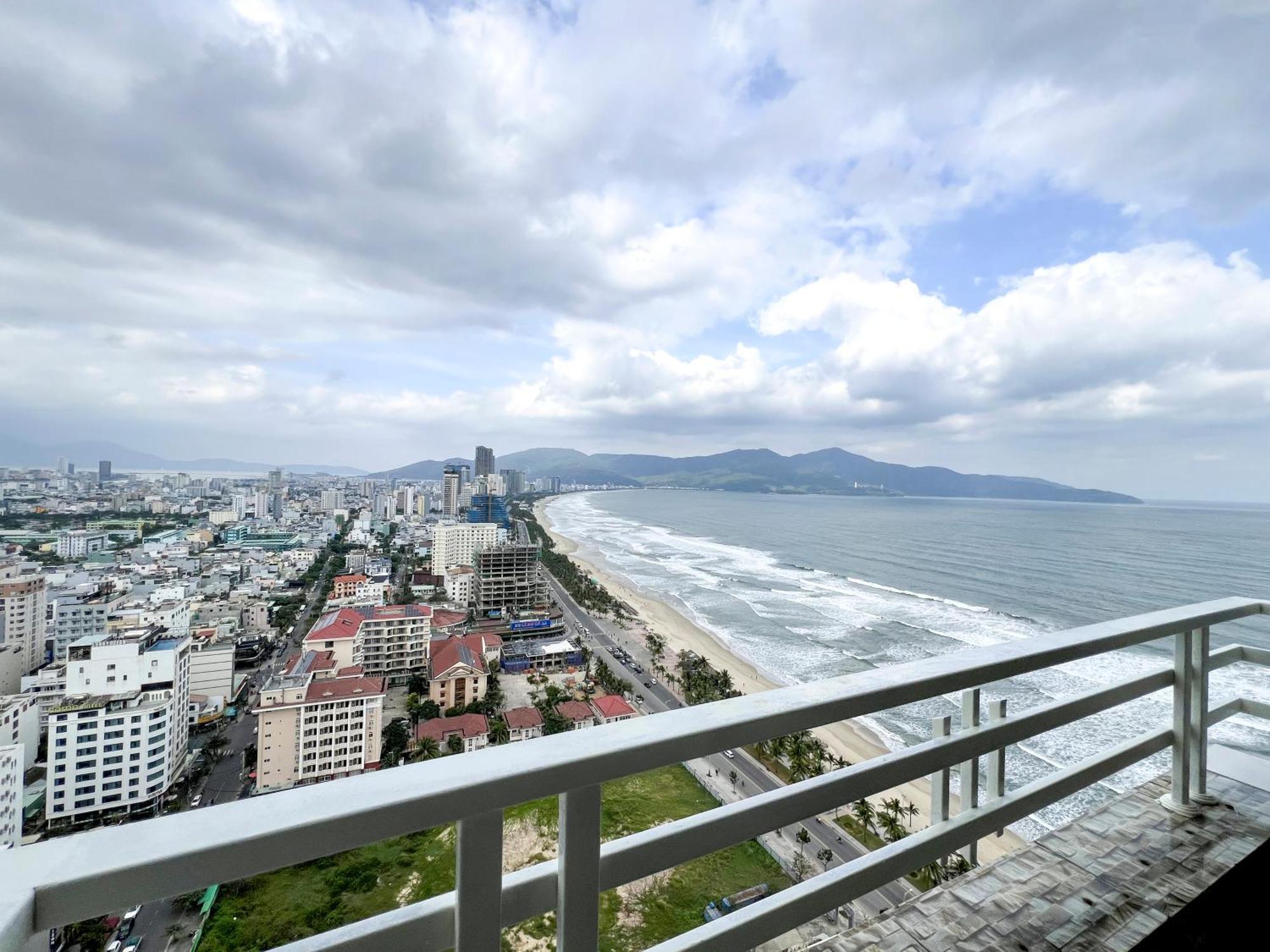 Song - Seaside Retreat * Da Nang